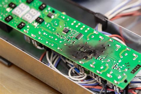 How to Protect a Circuit Board From Moisture .